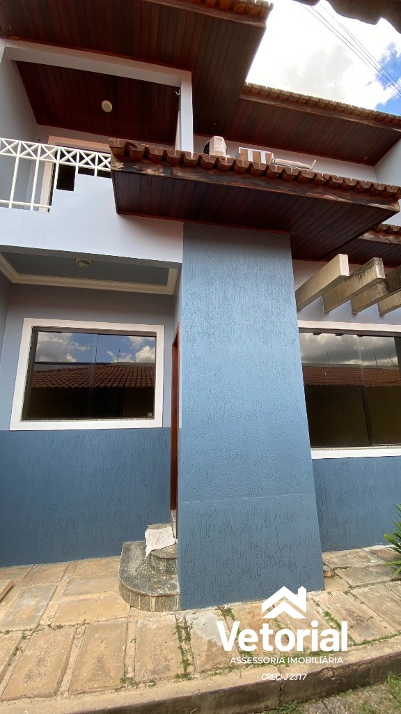 Foto Sobrado com 3/4, sendo 02 suítes , sala ampla, cozinha com armários, excelente! / Barreiras-BA