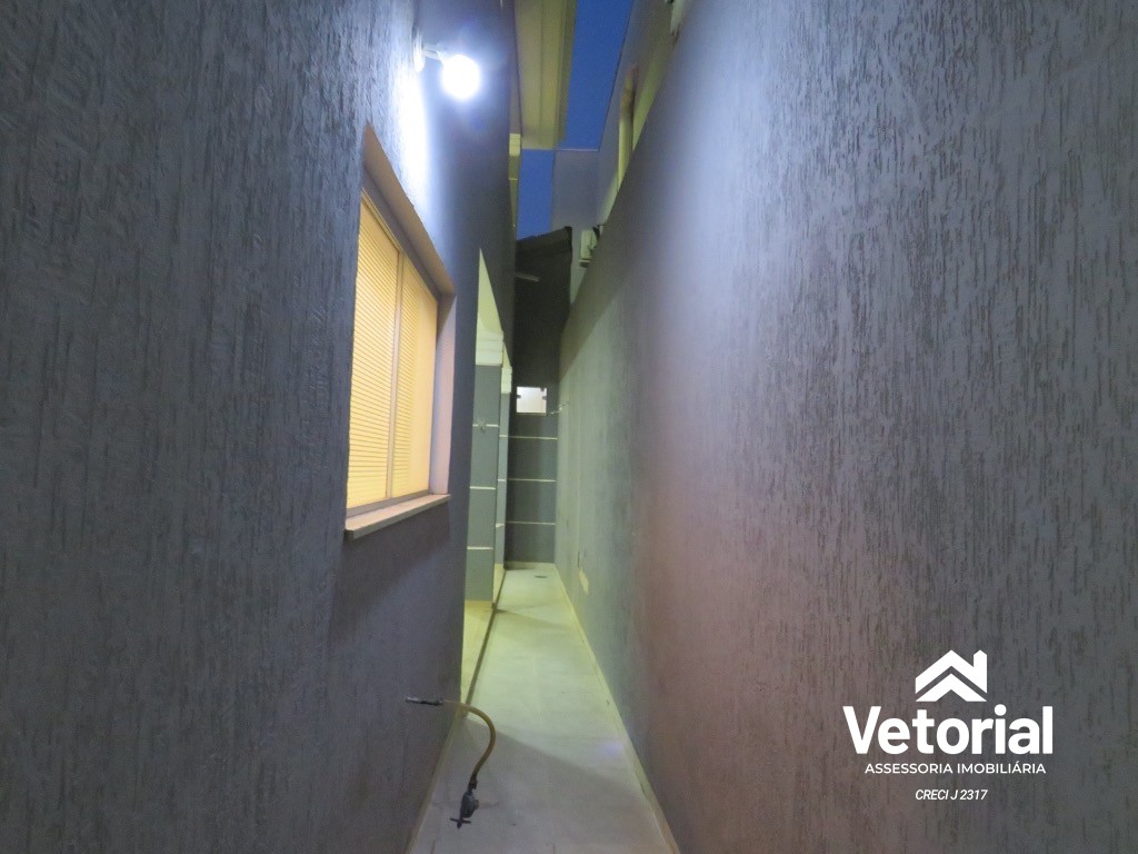 Foto Oportunidade única! Casa para locação no Jardim Ouro Branco em Barreiras-BA: 3 quartos, 2 suítes, 3 salas, 3 banheiros, 4 vagas de garagem, 300m².