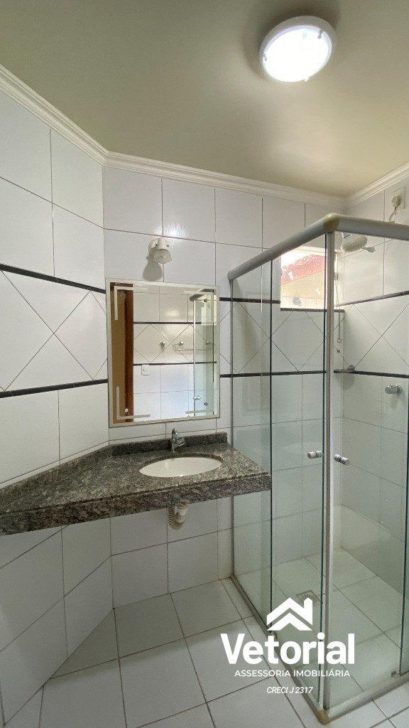 Foto Sobrado com 3/4, sendo 02 suítes , sala ampla, cozinha com armários, excelente! / Barreiras-BA