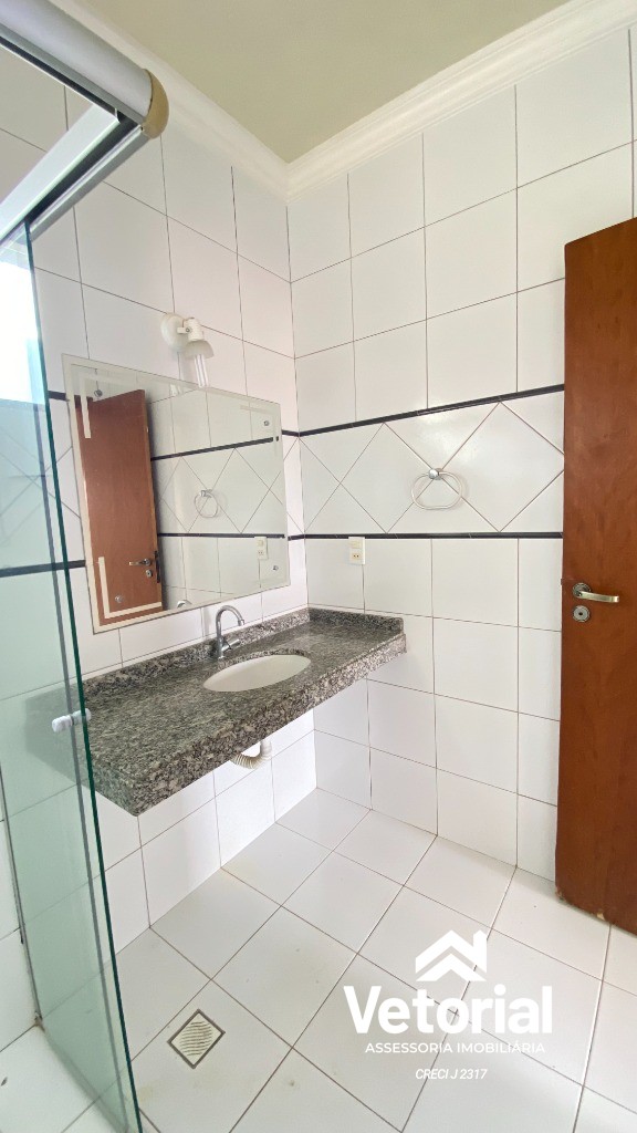 Foto Sobrado com 3/4, sendo 02 suítes , sala ampla, cozinha com armários, excelente! / Barreiras-BA