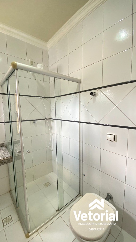 Foto Sobrado com 3/4, sendo 02 suítes , sala ampla, cozinha com armários, excelente! / Barreiras-BA