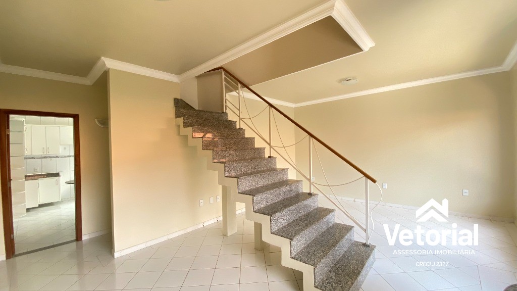 Foto Sobrado com 3/4, sendo 02 suítes , sala ampla, cozinha com armários, excelente! / Barreiras-BA