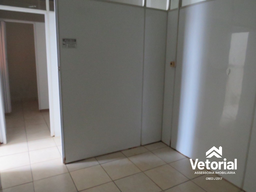 Foto Oportunidade de Locação: Ponto Comercial com Salas, 1 Banheiro e 82m² no Centro de Barreiras-BA!