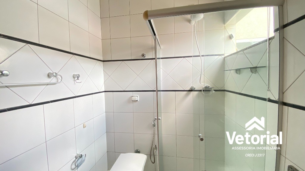 Foto Sobrado com 3/4, sendo 02 suítes , sala ampla, cozinha com armários, excelente! / Barreiras-BA