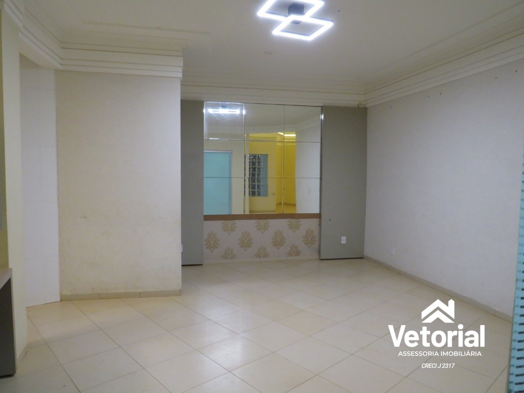 Foto Oportunidade única! Casa para locação no Jardim Ouro Branco em Barreiras-BA: 3 quartos, 2 suítes, 3 salas, 3 banheiros, 4 vagas de garagem, 300m².