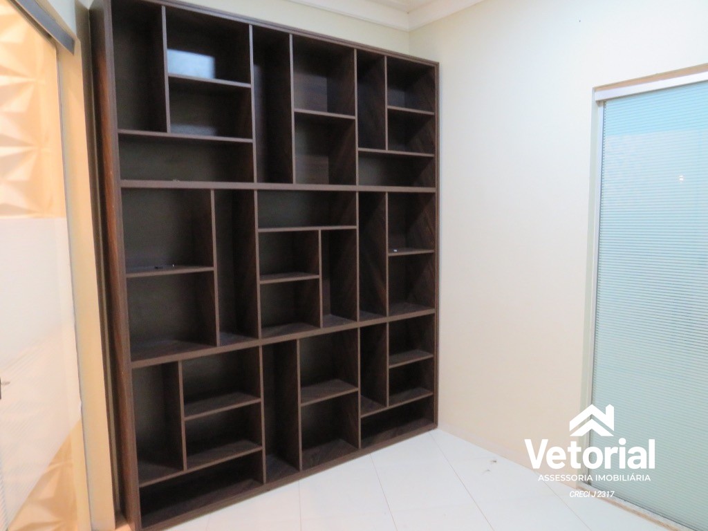 Foto Oportunidade única! Casa para locação no Jardim Ouro Branco em Barreiras-BA: 3 quartos, 2 suítes, 3 salas, 3 banheiros, 4 vagas de garagem, 300m².