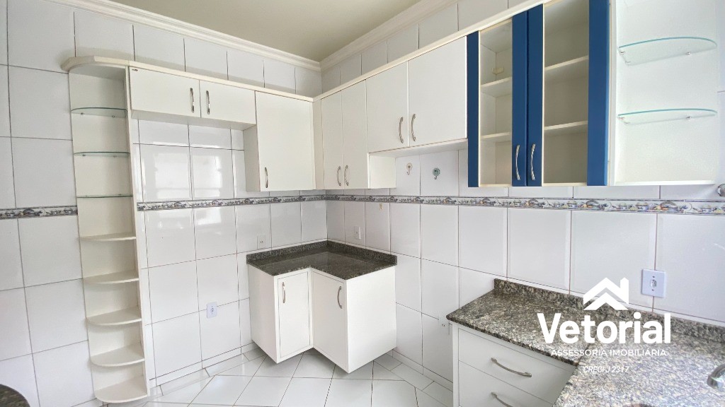 Foto Sobrado com 3/4, sendo 02 suítes , sala ampla, cozinha com armários, excelente! / Barreiras-BA