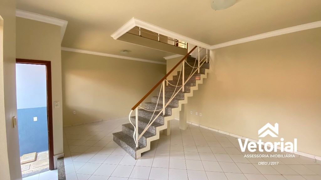 Foto Sobrado com 3/4, sendo 02 suítes , sala ampla, cozinha com armários, excelente! / Barreiras-BA