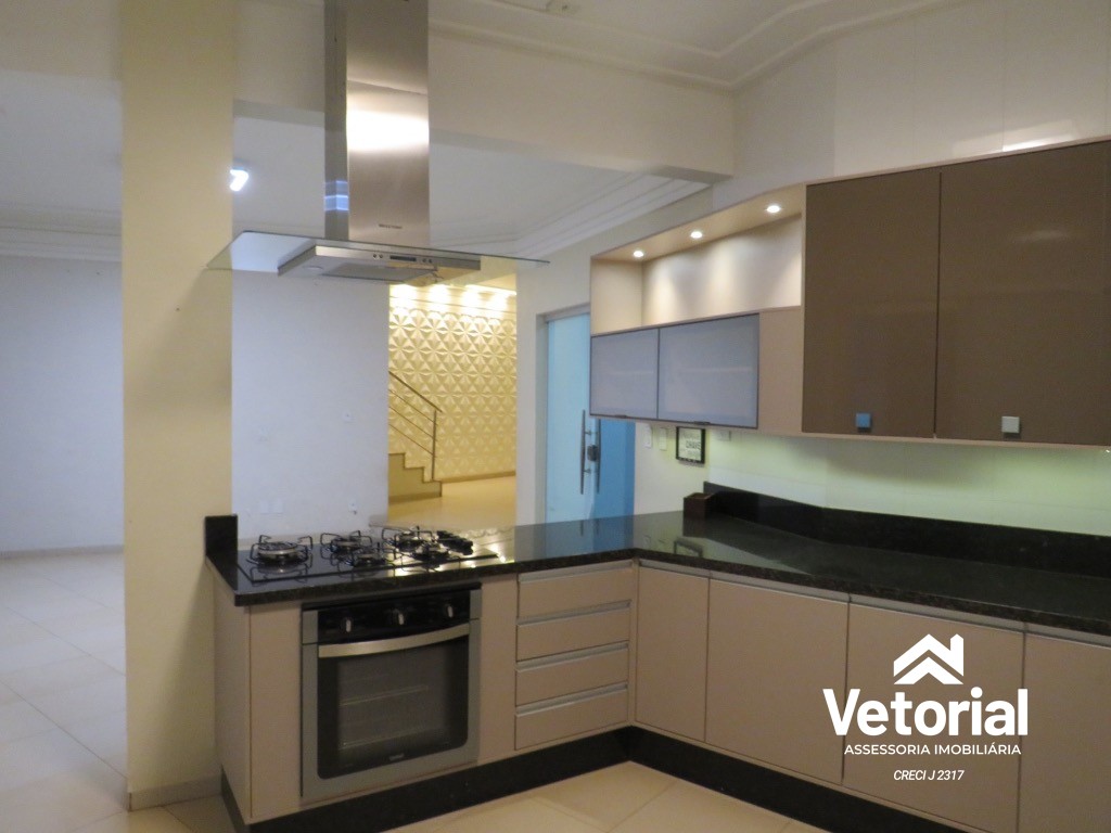 Foto Oportunidade única! Casa para locação no Jardim Ouro Branco em Barreiras-BA: 3 quartos, 2 suítes, 3 salas, 3 banheiros, 4 vagas de garagem, 300m².