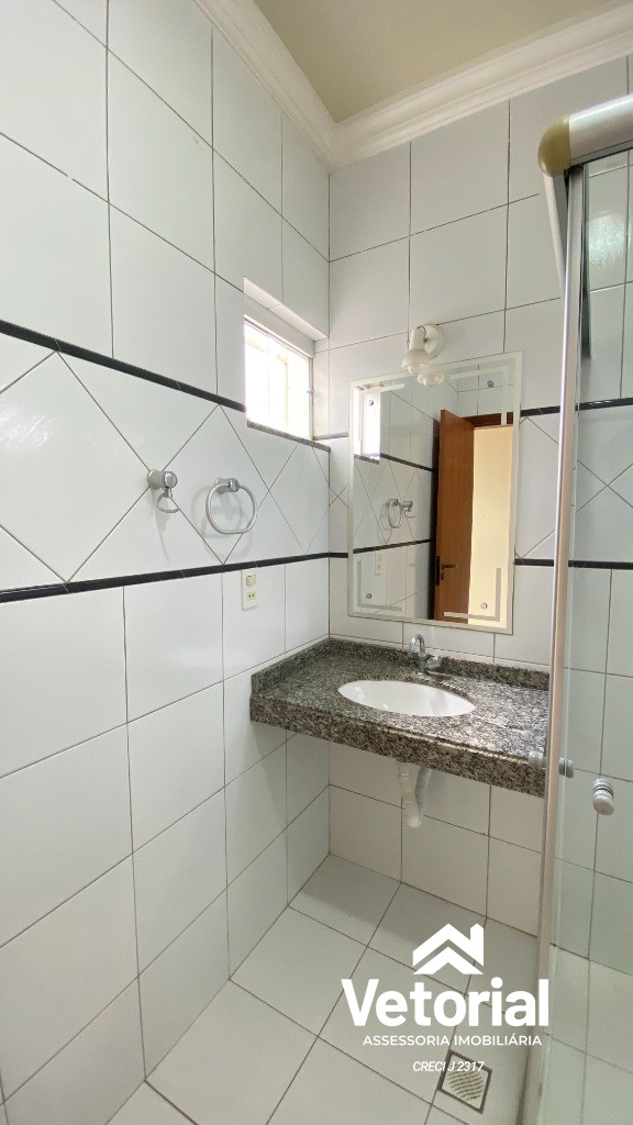 Foto Sobrado com 3/4, sendo 02 suítes , sala ampla, cozinha com armários, excelente! / Barreiras-BA