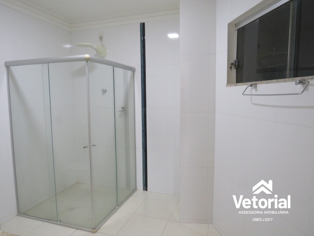 Foto Oportunidade única! Casa para locação no Jardim Ouro Branco em Barreiras-BA: 3 quartos, 2 suítes, 3 salas, 3 banheiros, 4 vagas de garagem, 300m².