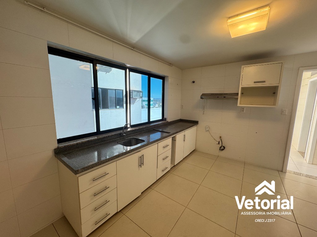 Foto Imperdível oportunidade de adquirir um amplo apartamento de 3 quartos, 3 suítes no Centro de Barreiras-BA 2 banheiros, 1 vaga e 197,86 m² de área.