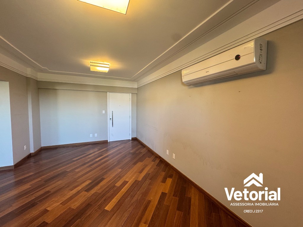 Foto Imperdível oportunidade de adquirir um amplo apartamento de 3 quartos, 3 suítes no Centro de Barreiras-BA 2 banheiros, 1 vaga e 197,86 m² de área.