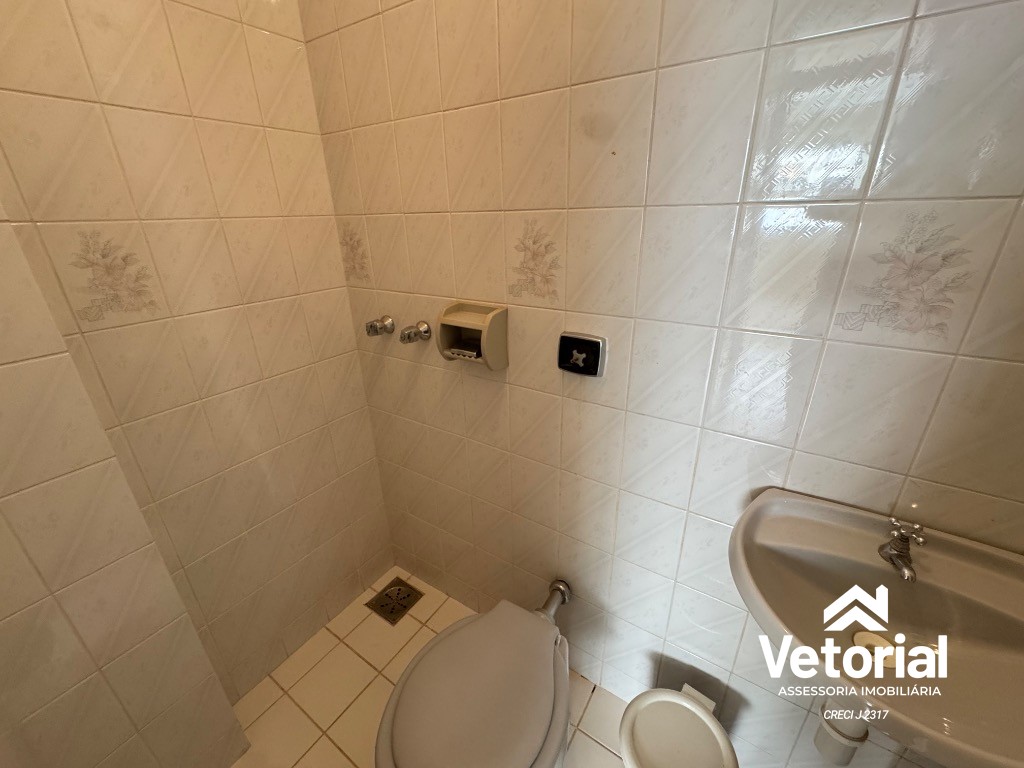 Foto Imperdível oportunidade de adquirir um amplo apartamento de 3 quartos, 3 suítes no Centro de Barreiras-BA 2 banheiros, 1 vaga e 197,86 m² de área.