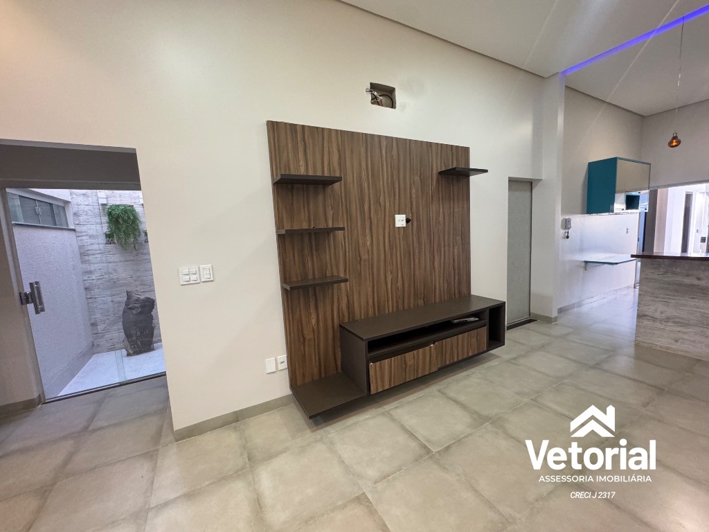 Foto Imperdível: Casa à venda em Barreiras-BA, bairro Morada da Lua, 3 quartos, 1 suíte, 1 sala, 2 banheiros, 2 vagas, 134m². Confira!