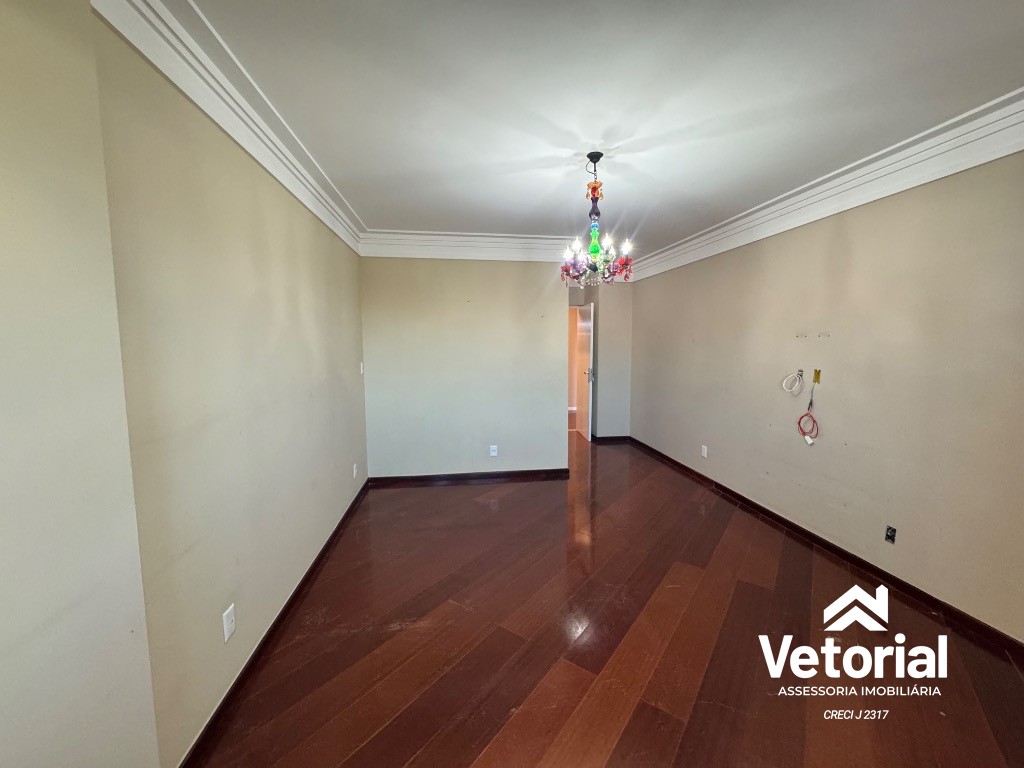 Foto Imperdível oportunidade de adquirir um amplo apartamento de 3 quartos, 3 suítes no Centro de Barreiras-BA 2 banheiros, 1 vaga e 197,86 m² de área.