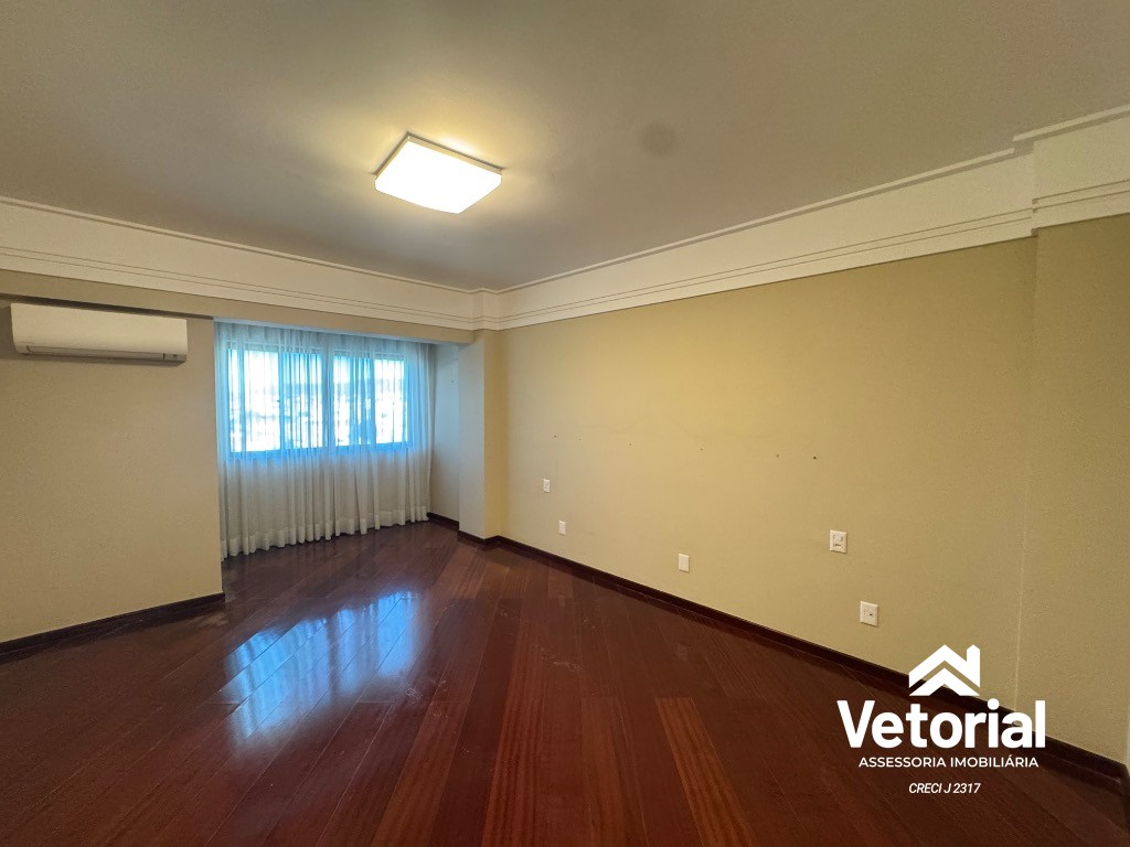 Foto Imperdível oportunidade de adquirir um amplo apartamento de 3 quartos, 3 suítes no Centro de Barreiras-BA 2 banheiros, 1 vaga e 197,86 m² de área.