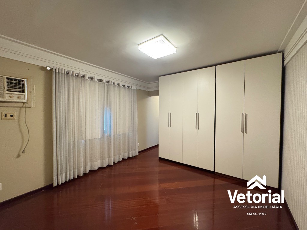 Foto Imperdível oportunidade de adquirir um amplo apartamento de 3 quartos, 3 suítes no Centro de Barreiras-BA 2 banheiros, 1 vaga e 197,86 m² de área.