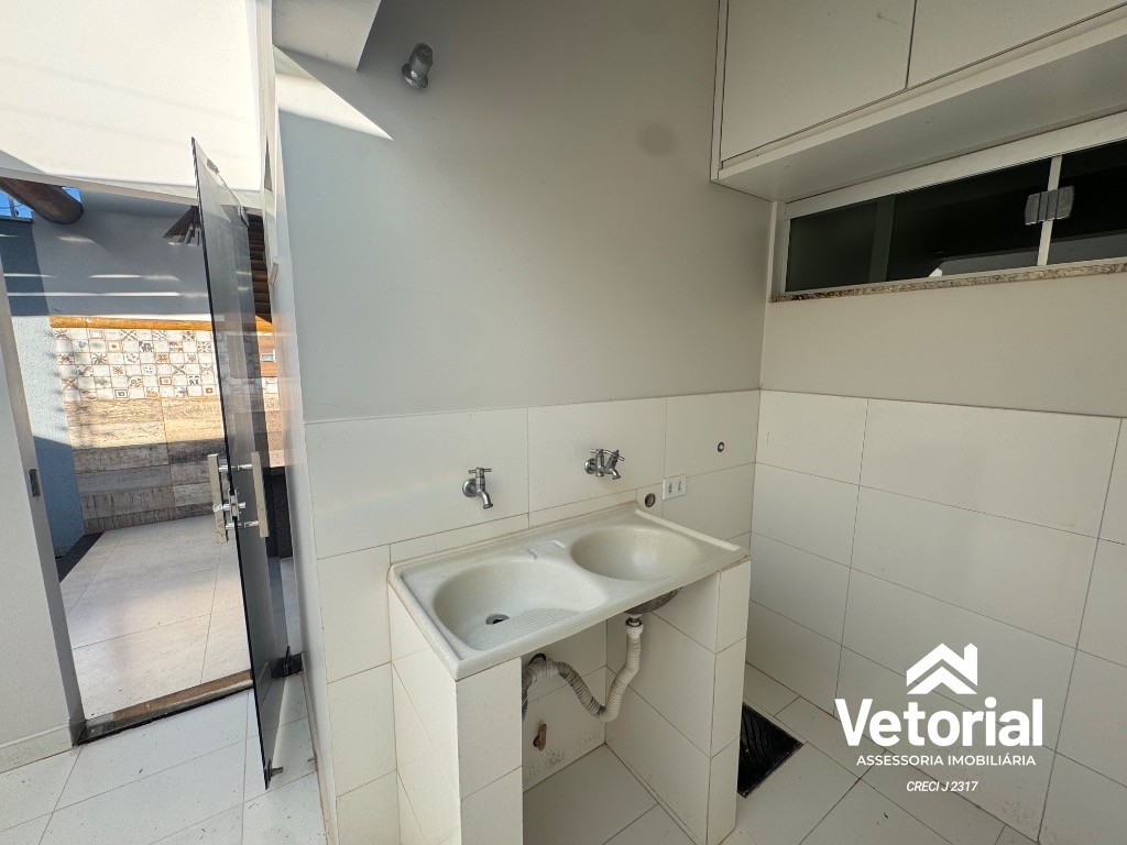 Foto Casa para locação de alto padrão no bairro Morada da Lua em Barreiras-BA: 3 quartos, 1 suíte, 1 sala, 2 banheiros, 2 vagas de garagem, 134,00 m² de área.