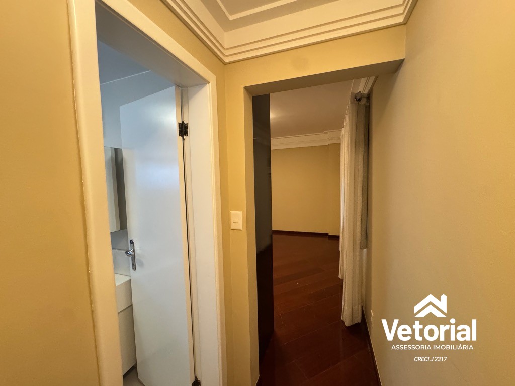 Foto Imperdível oportunidade de adquirir um amplo apartamento de 3 quartos, 3 suítes no Centro de Barreiras-BA 2 banheiros, 1 vaga e 197,86 m² de área.