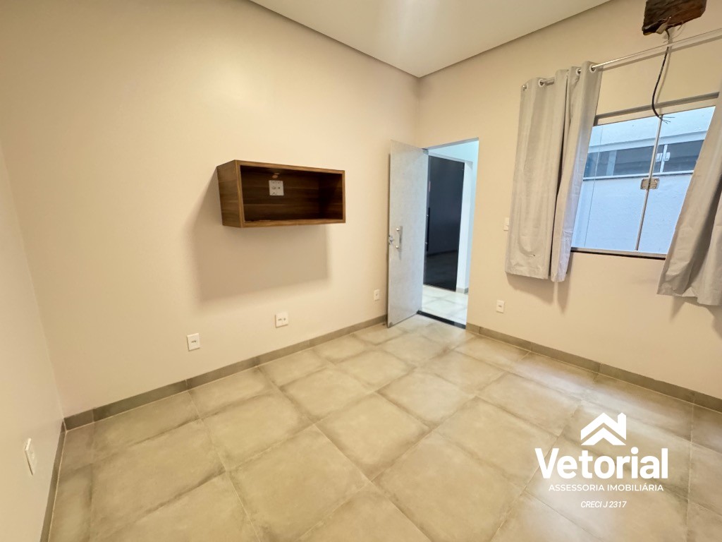 Foto Casa para locação de alto padrão no bairro Morada da Lua em Barreiras-BA: 3 quartos, 1 suíte, 1 sala, 2 banheiros, 2 vagas de garagem, 134,00 m² de área.