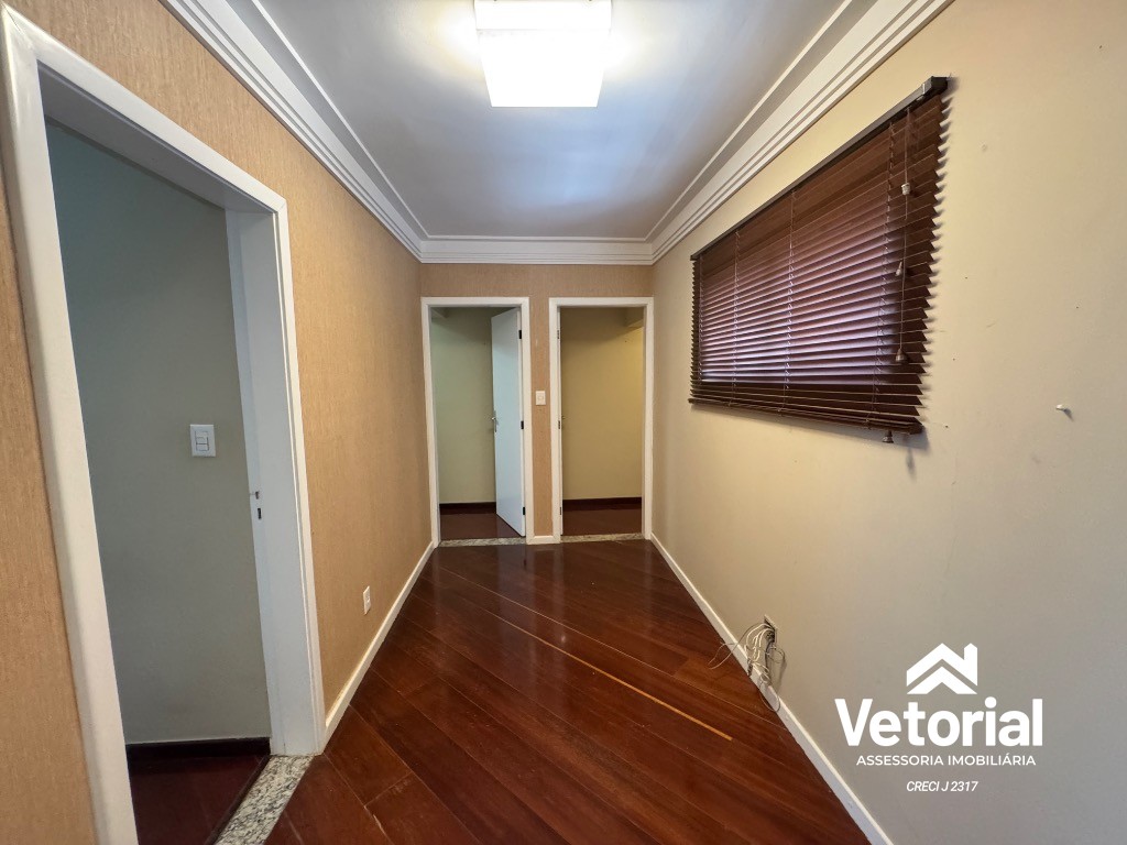 Foto Imperdível oportunidade de adquirir um amplo apartamento de 3 quartos, 3 suítes no Centro de Barreiras-BA 2 banheiros, 1 vaga e 197,86 m² de área.