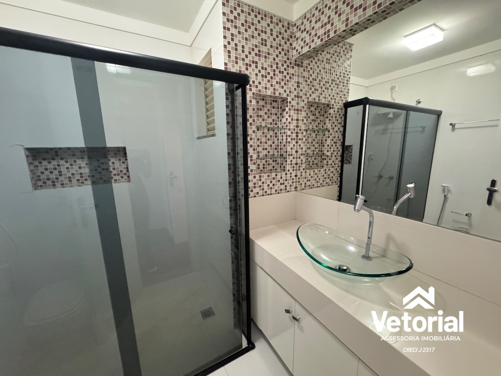 Foto Imperdível oportunidade de adquirir um amplo apartamento de 3 quartos, 3 suítes no Centro de Barreiras-BA 2 banheiros, 1 vaga e 197,86 m² de área.