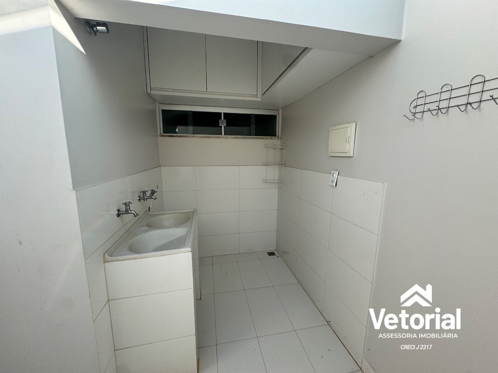 Foto Casa para locação de alto padrão no bairro Morada da Lua em Barreiras-BA: 3 quartos, 1 suíte, 1 sala, 2 banheiros, 2 vagas de garagem, 134,00 m² de área.