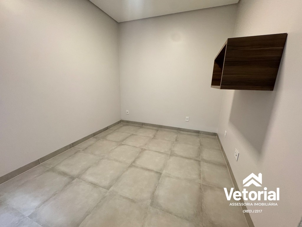 Foto Casa para locação de alto padrão no bairro Morada da Lua em Barreiras-BA: 3 quartos, 1 suíte, 1 sala, 2 banheiros, 2 vagas de garagem, 134,00 m² de área.