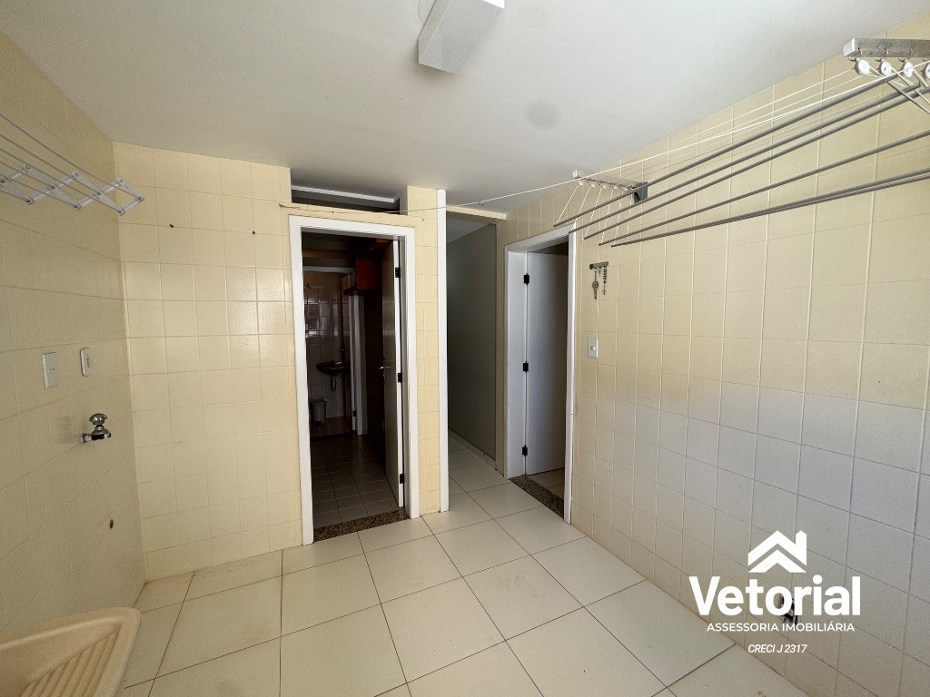 Foto Imperdível oportunidade de adquirir um amplo apartamento de 3 quartos, 3 suítes no Centro de Barreiras-BA 2 banheiros, 1 vaga e 197,86 m² de área.