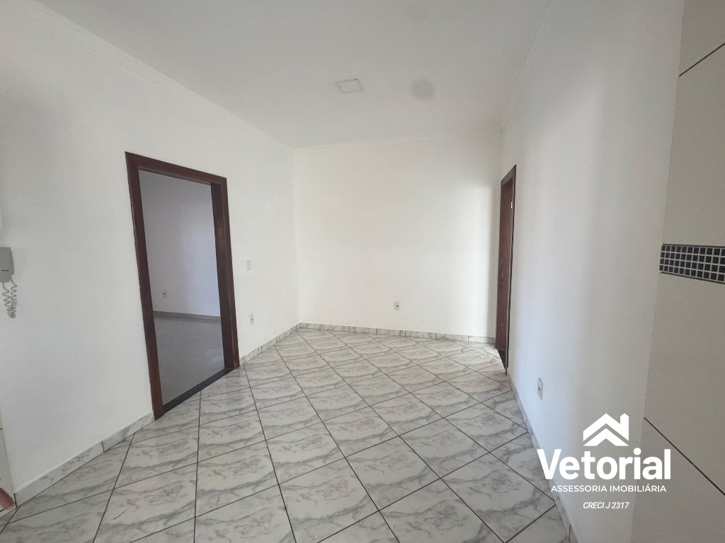 Foto Casa para locação no Recanto dos Pássaros em Barreiras-BA: 4 quartos, 1 suíte, 2 salas, 1 banheiro, 1 vaga de garagem, 85m²!