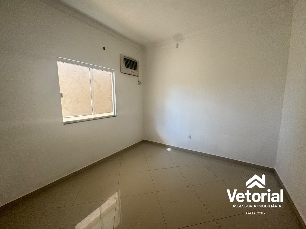 Foto Casa para locação no Recanto dos Pássaros em Barreiras-BA: 4 quartos, 1 suíte, 2 salas, 1 banheiro, 1 vaga de garagem, 85m²!