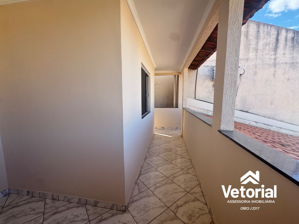 Foto Casa para locação no Recanto dos Pássaros em Barreiras-BA: 4 quartos, 1 suíte, 2 salas, 1 banheiro, 1 vaga de garagem, 85m²!