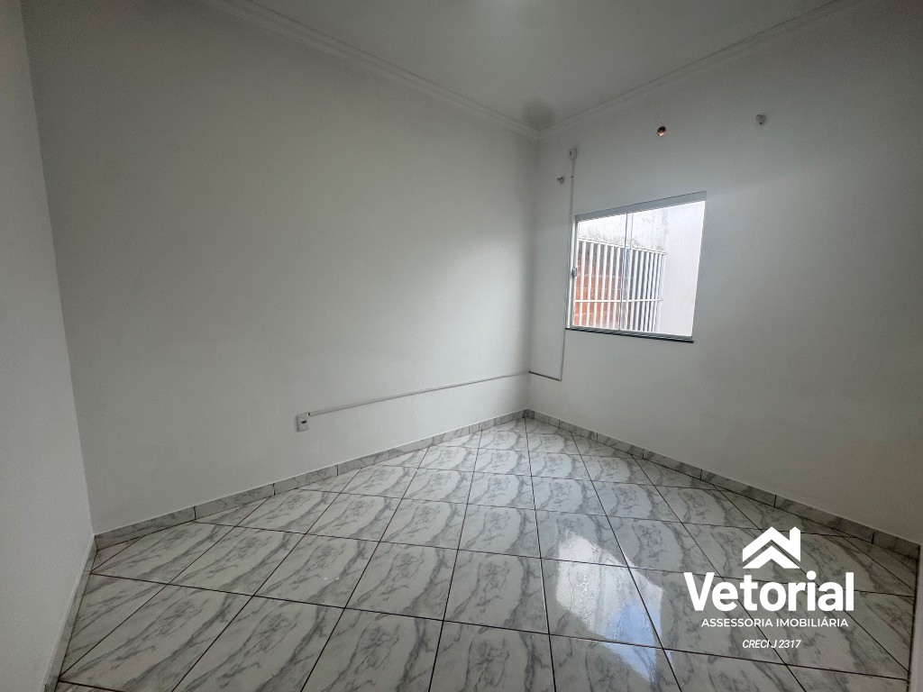 Foto Casa para locação no Recanto dos Pássaros em Barreiras-BA: 4 quartos, 1 suíte, 2 salas, 1 banheiro, 1 vaga de garagem, 85m²!