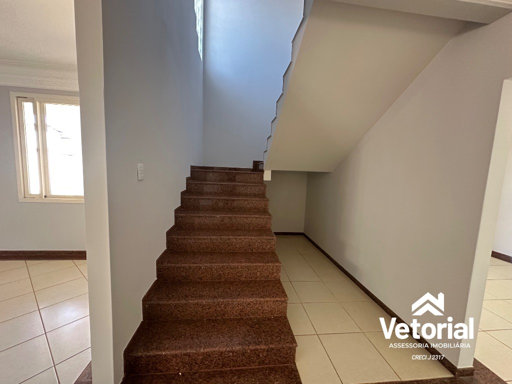 Foto Casa de Luxo para Locação em Barreiras-BA, Bairro Aratu: 3 Quartos, sendo 3 Suítes, closet, 3 Salas, 6 Banheiros, 2 Vagas, 479,99 m².