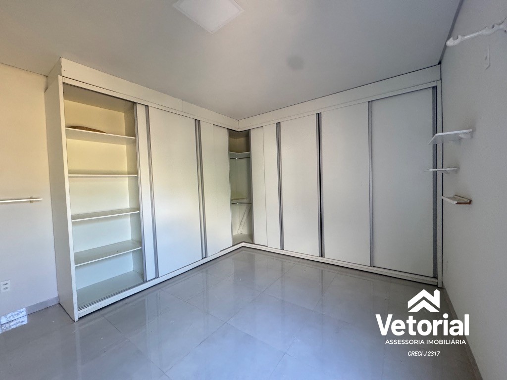Foto Imperdível! Casa para locação em Barreiras-BA, bairro Aratu, 1 quarto, 1 sala, 2 banheiros, 3 vagas de garagem, 84,00m².