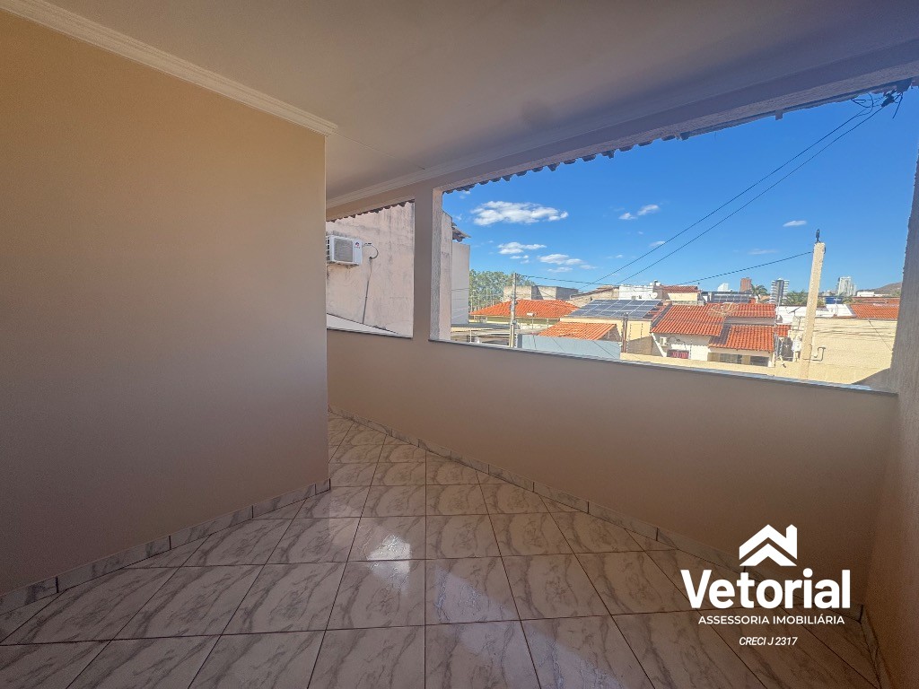 Foto Casa para locação no Recanto dos Pássaros em Barreiras-BA: 4 quartos, 1 suíte, 2 salas, 1 banheiro, 1 vaga de garagem, 85m²!