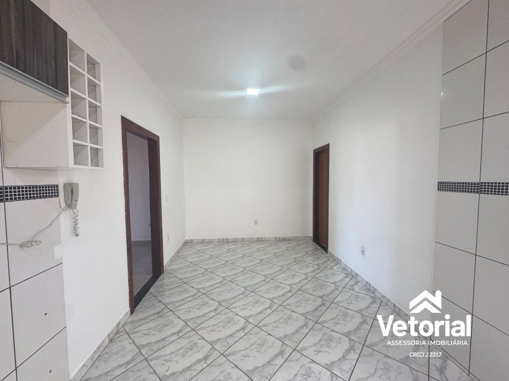 Foto Casa para locação no Recanto dos Pássaros em Barreiras-BA: 4 quartos, 1 suíte, 2 salas, 1 banheiro, 1 vaga de garagem, 85m²!