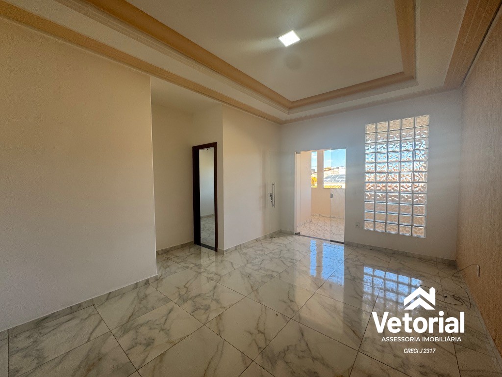 Foto Casa para locação no Recanto dos Pássaros em Barreiras-BA: 4 quartos, 1 suíte, 2 salas, 1 banheiro, 1 vaga de garagem, 85m²!