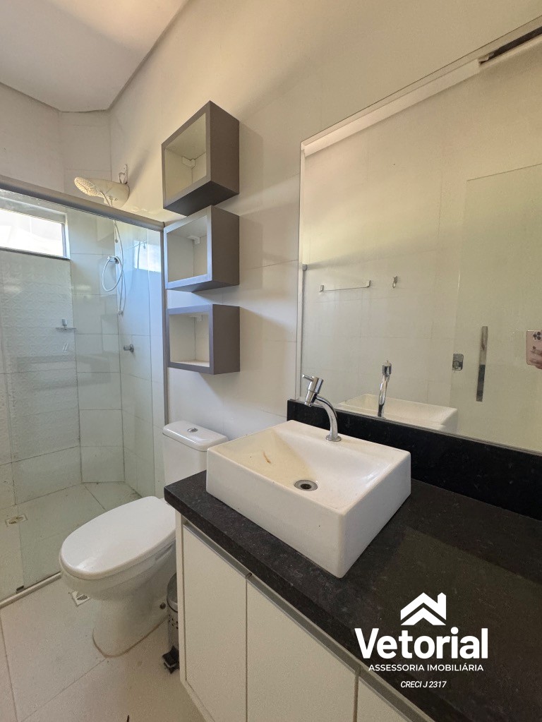 Foto Imperdível! Casa para locação em Barreiras-BA, bairro Aratu, 1 quarto, 1 sala, 2 banheiros, 3 vagas de garagem, 84,00m².