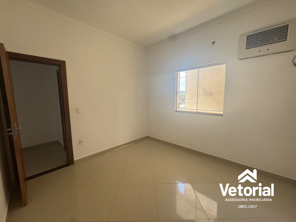 Foto Casa para locação no Recanto dos Pássaros em Barreiras-BA: 4 quartos, 1 suíte, 2 salas, 1 banheiro, 1 vaga de garagem, 85m²!