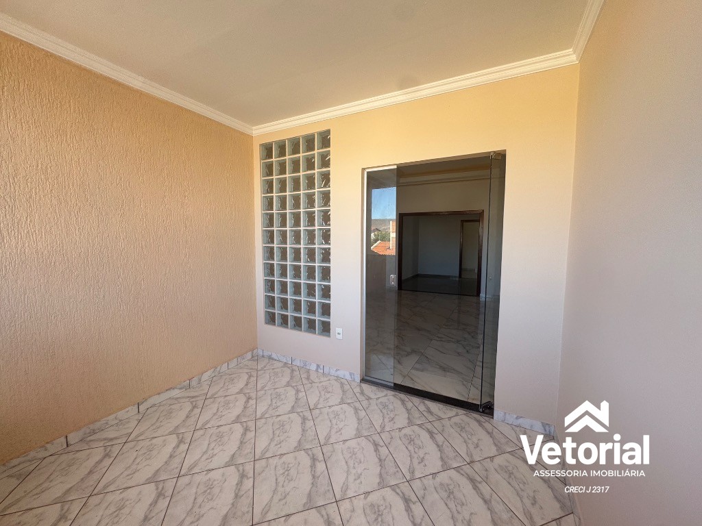 Foto Casa para locação no Recanto dos Pássaros em Barreiras-BA: 4 quartos, 1 suíte, 2 salas, 1 banheiro, 1 vaga de garagem, 85m²!