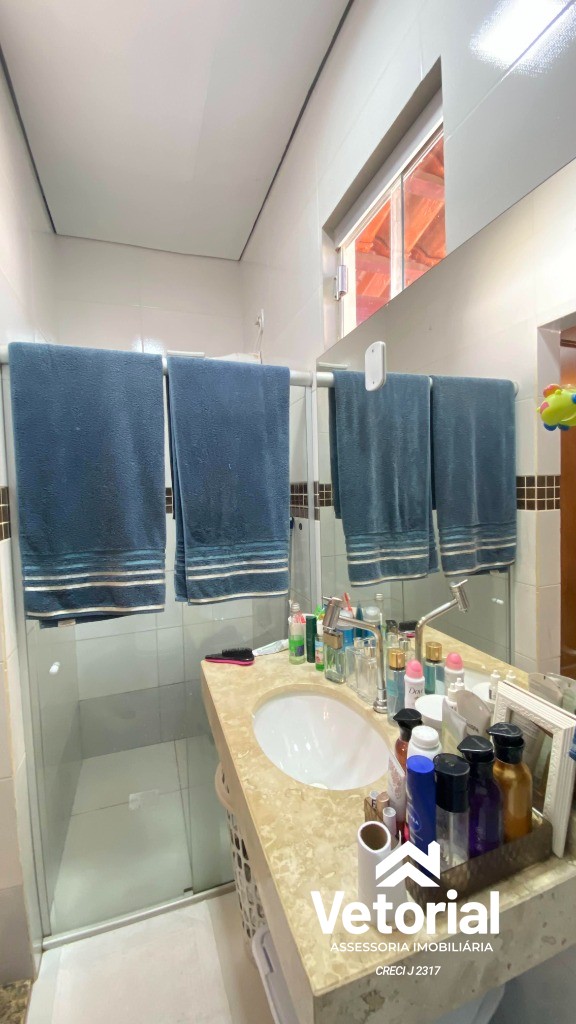 Foto Imperdível Casa à Venda em Barreiras-BA, Morada da Lua: 3 Quartos, 1 Suíte, 1 Sala, 2 Vagas de Garagem e área de lazer!