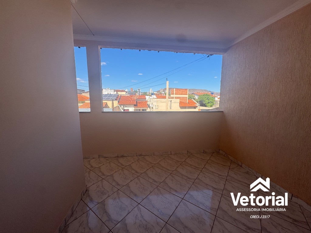 Foto Casa para locação no Recanto dos Pássaros em Barreiras-BA: 4 quartos, 1 suíte, 2 salas, 1 banheiro, 1 vaga de garagem, 85m²!