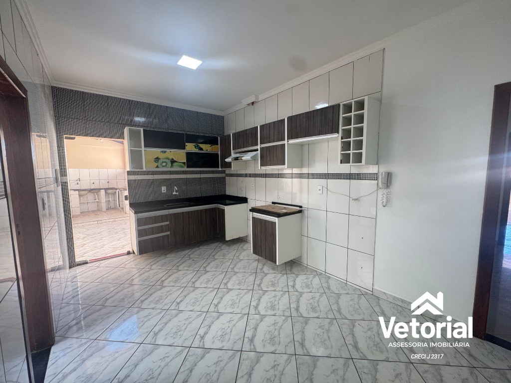 Foto Casa para locação no Recanto dos Pássaros em Barreiras-BA: 4 quartos, 1 suíte, 2 salas, 1 banheiro, 1 vaga de garagem, 85m²!