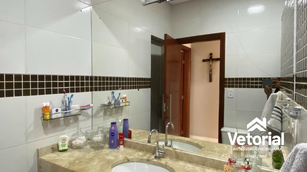 Foto Imperdível Casa à Venda em Barreiras-BA, Morada da Lua: 3 Quartos, 1 Suíte, 1 Sala, 2 Vagas de Garagem e área de lazer!