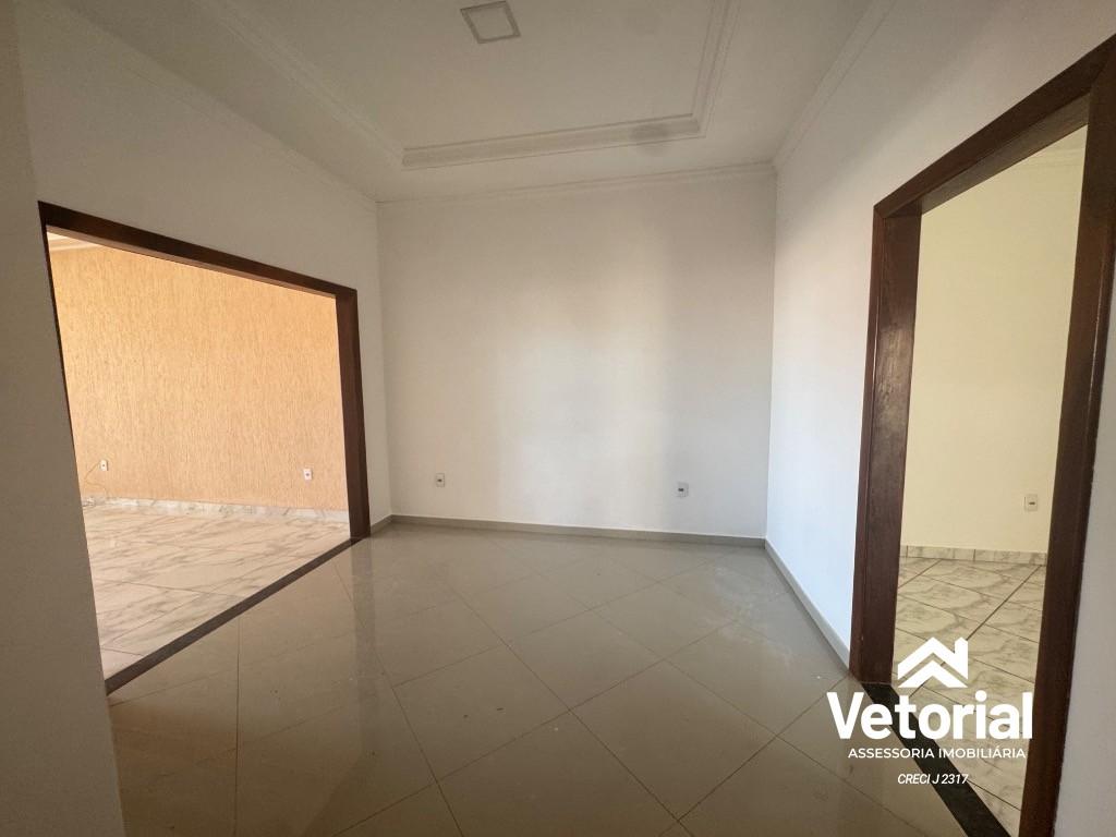 Foto Casa para locação no Recanto dos Pássaros em Barreiras-BA: 4 quartos, 1 suíte, 2 salas, 1 banheiro, 1 vaga de garagem, 85m²!