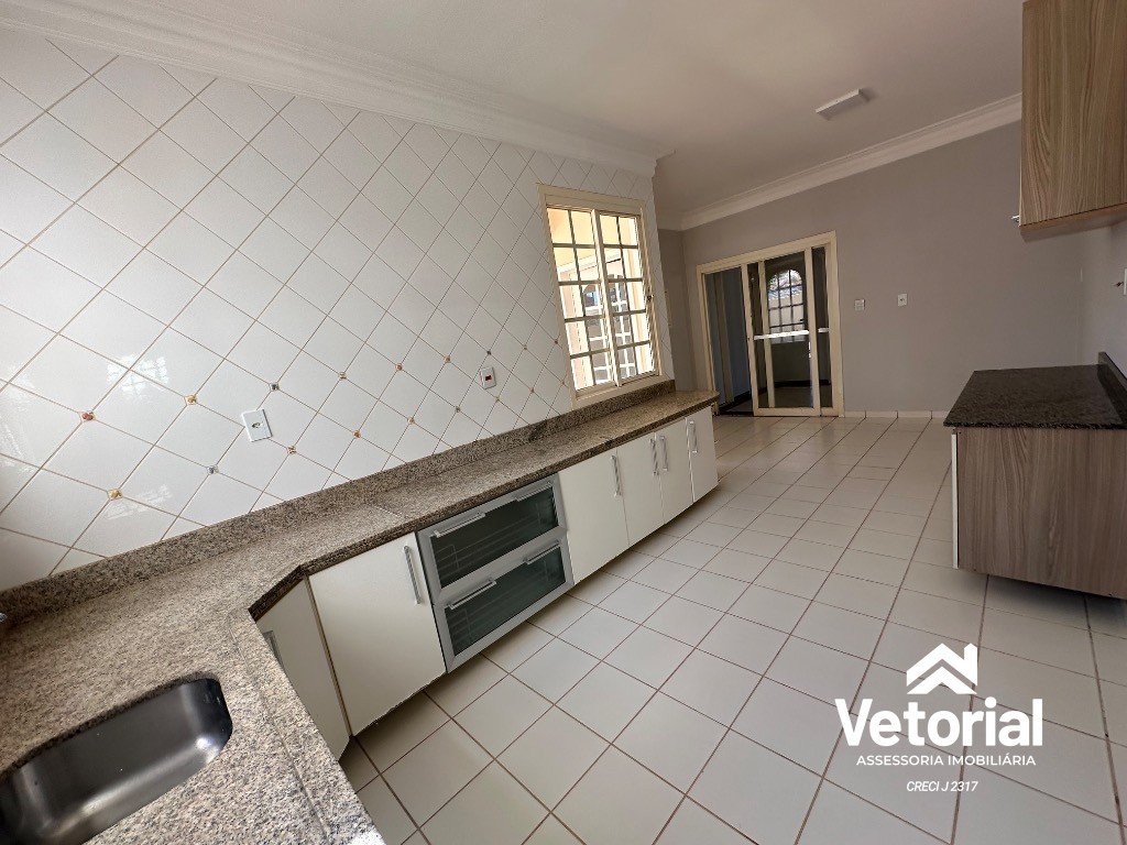 Foto Casa para Locação Comercial em Barreiras-BA, Bairro Aratu: 3 Quartos, sendo 3 Suítes, closet, 3 Salas, 6 Banheiros, 2 Vagas, 479,99 m².