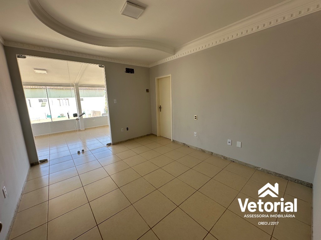 Foto Casa para Locação Comercial em Barreiras-BA, Bairro Aratu: 3 Quartos, sendo 3 Suítes, closet, 3 Salas, 6 Banheiros, 2 Vagas, 479,99 m².
