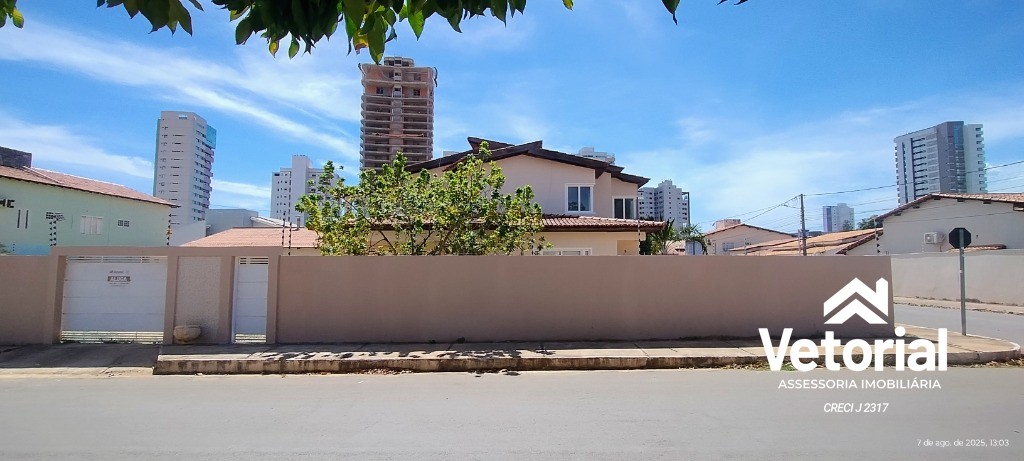 Foto Casa de Luxo para Locação em Barreiras-BA, Bairro Aratu: 3 Quartos, sendo 3 Suítes, closet, 3 Salas, 6 Banheiros, 2 Vagas, 479,99 m².